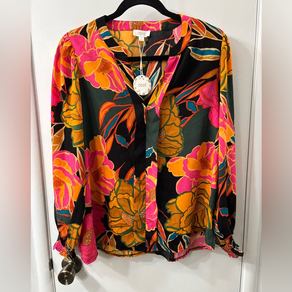 ODDY NWT Vibrant Floral Blouse, with Scrunched Cuffs, Flowy and Girlie